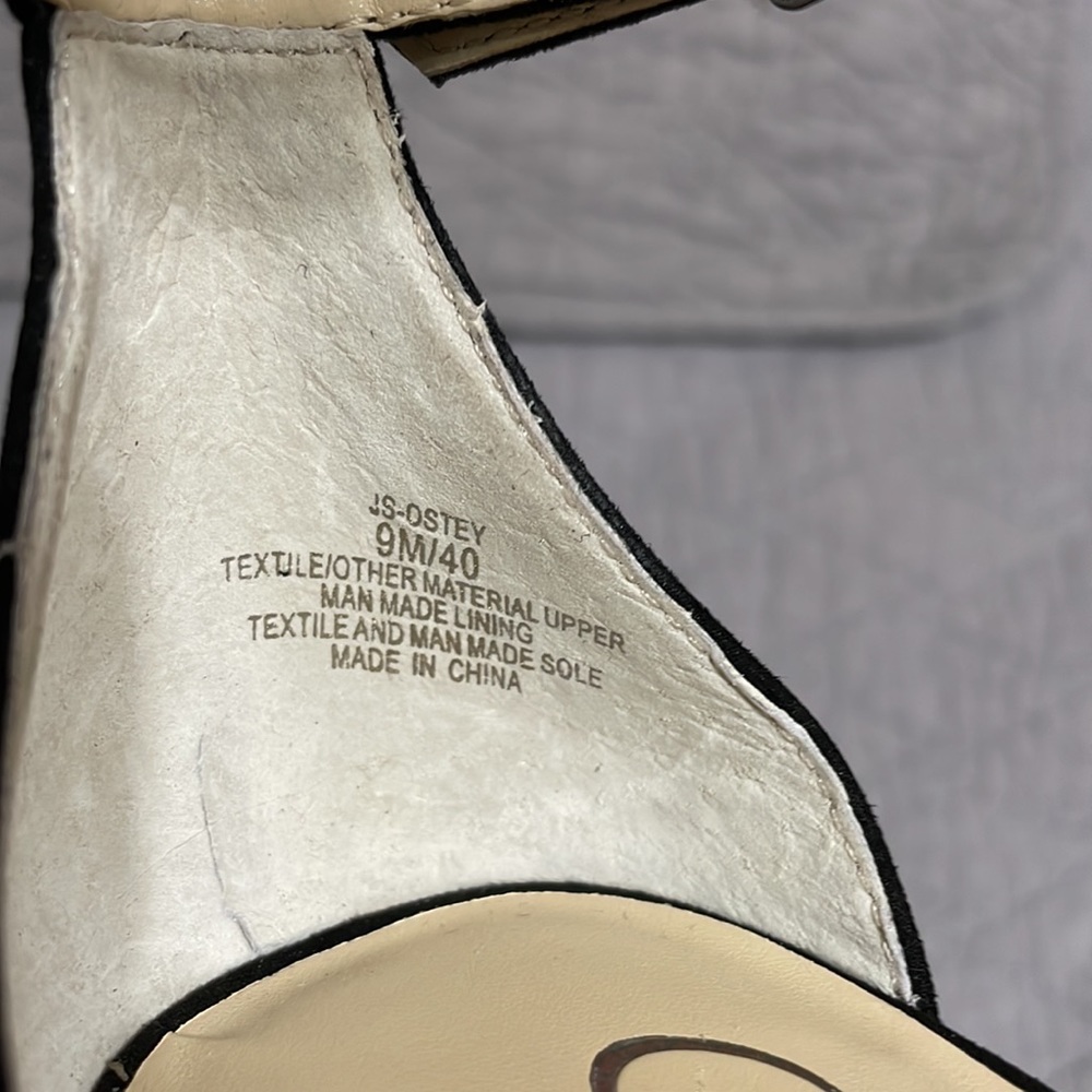 Shoes - Picture 4 of 10
